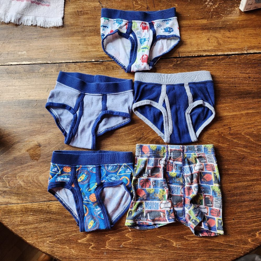 5 pairs of Hanes Youth Underwear